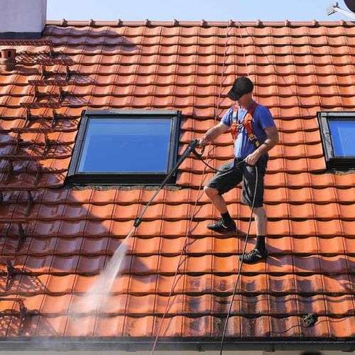 Reinigen van pannendak in Boxmeer